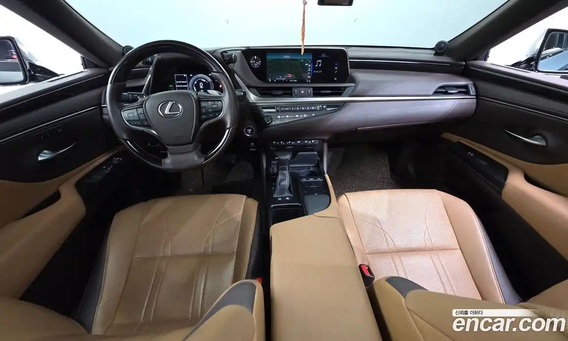 Lexus ES 2018 2.5 гидро в Москве № 214668, фото 7