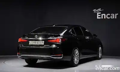 Lexus ES 2022 2.5 гидро в Москве № 214698, миниатюра 2