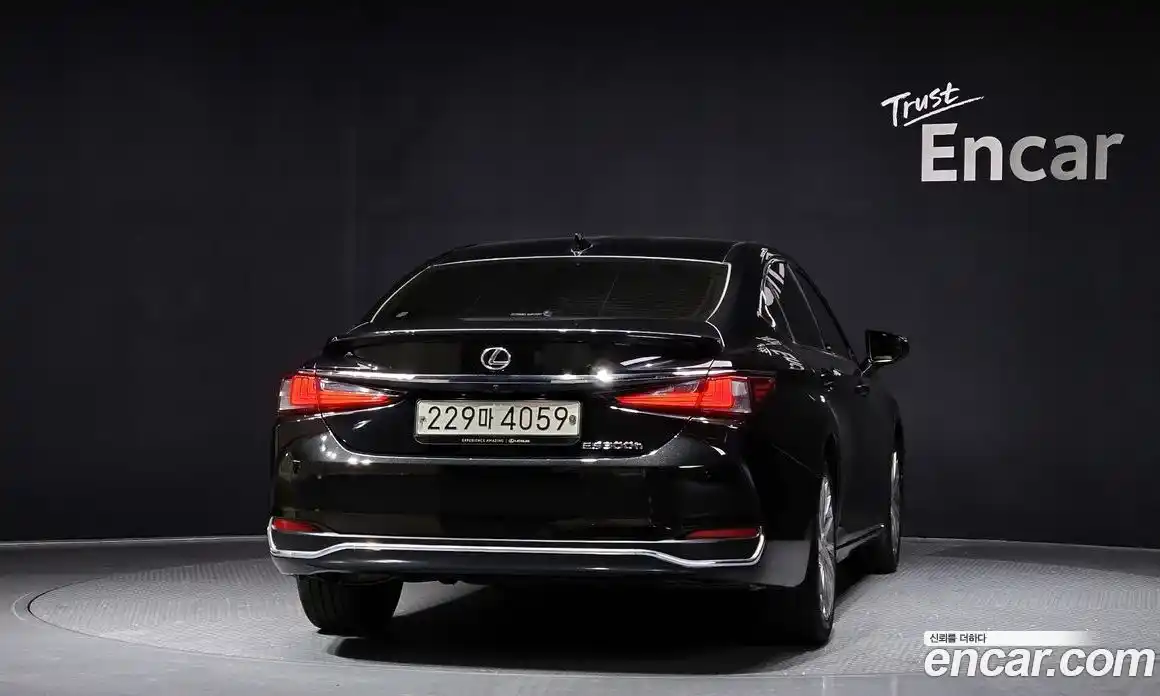 Lexus ES 2022 2.5 гидро в Москве № 214698, фото 4
