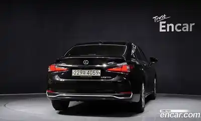 Lexus ES 2022 2.5 гидро в Москве № 214698, миниатюра 4