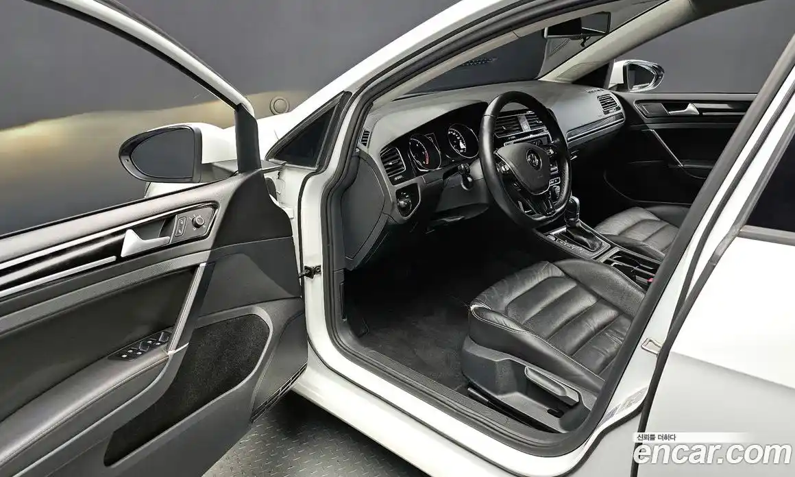 Volkswagen Golf 2015 2.0 гидро в Москве № 215280, фото 11