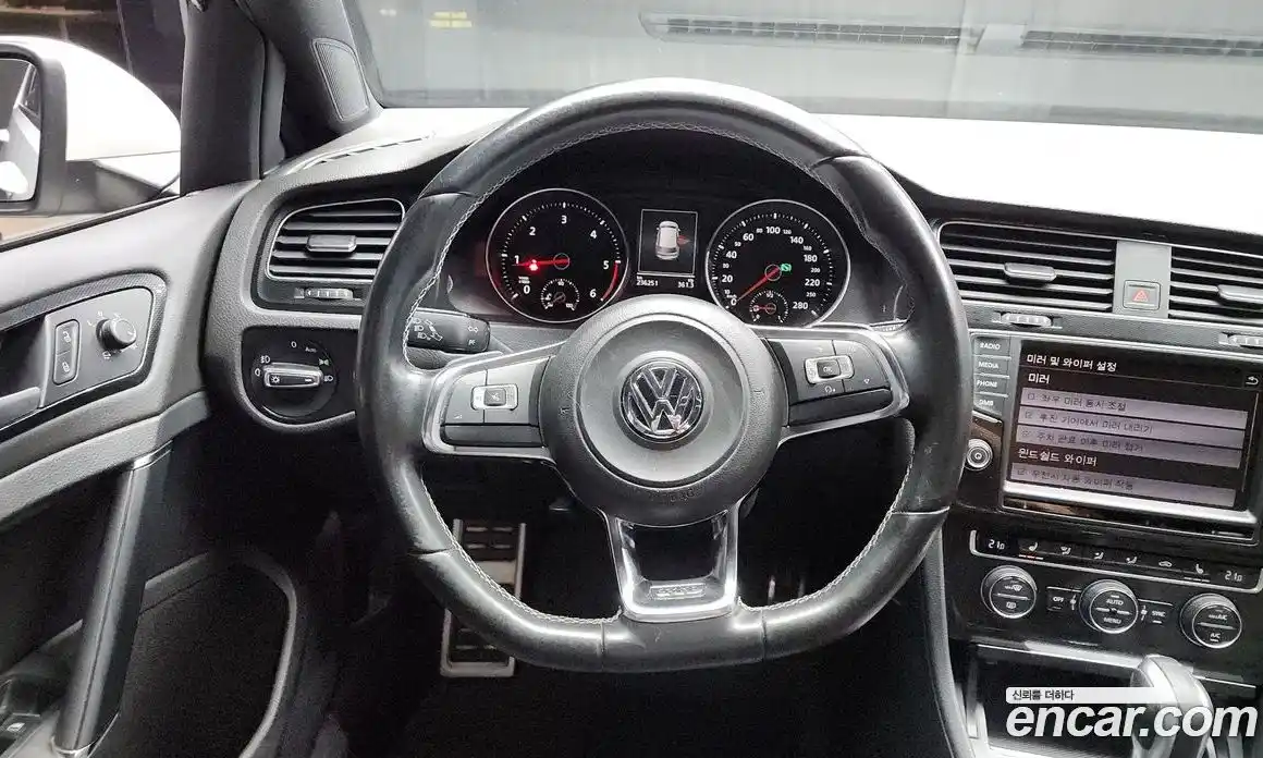 Volkswagen Golf 2015 2.0 гидро в Москве № 215356, фото 13