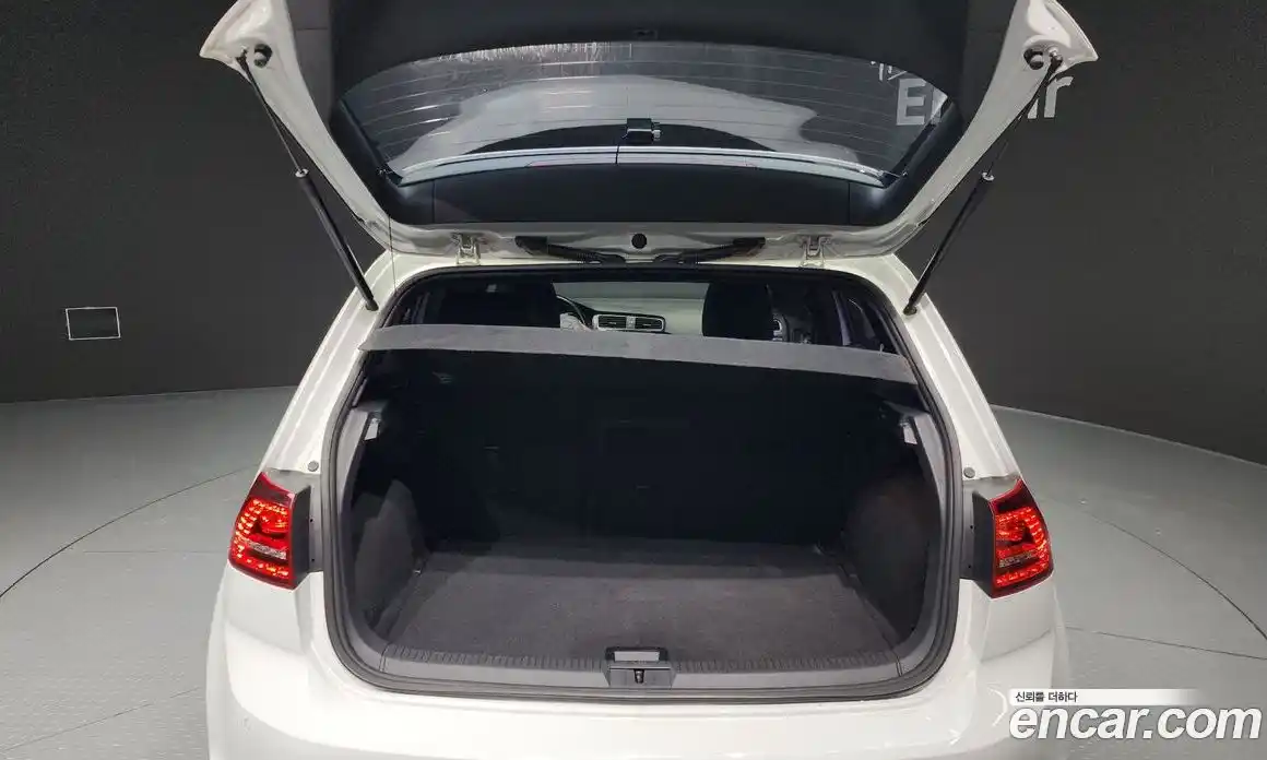 Volkswagen Golf 2015 2.0 гидро в Москве № 215356, фото 20