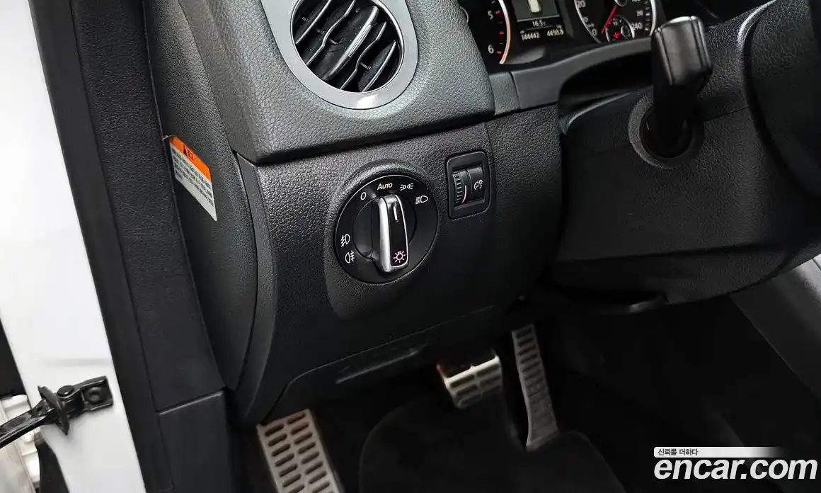 Volkswagen Tiguan 2014 2.0 гидро в Москве № 223652, фото 17