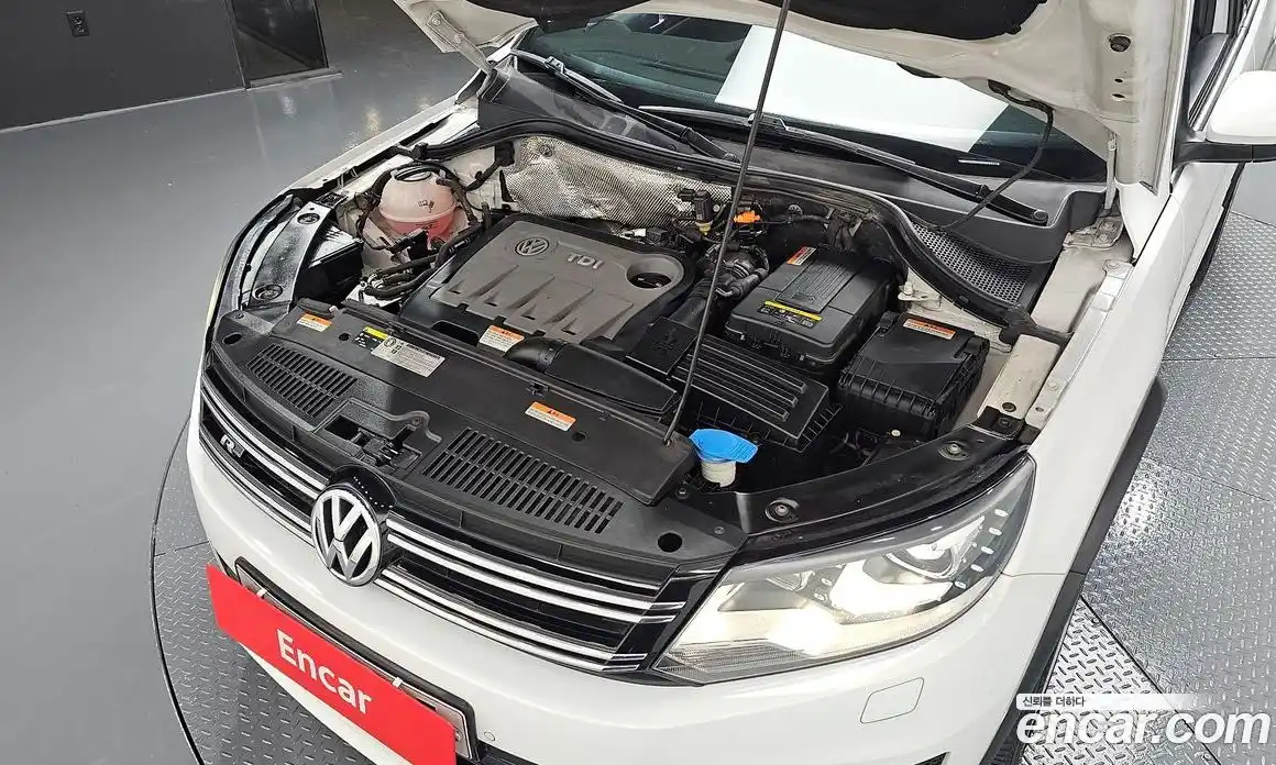 Volkswagen Tiguan 2014 2.0 гидро в Москве № 223652, фото 6
