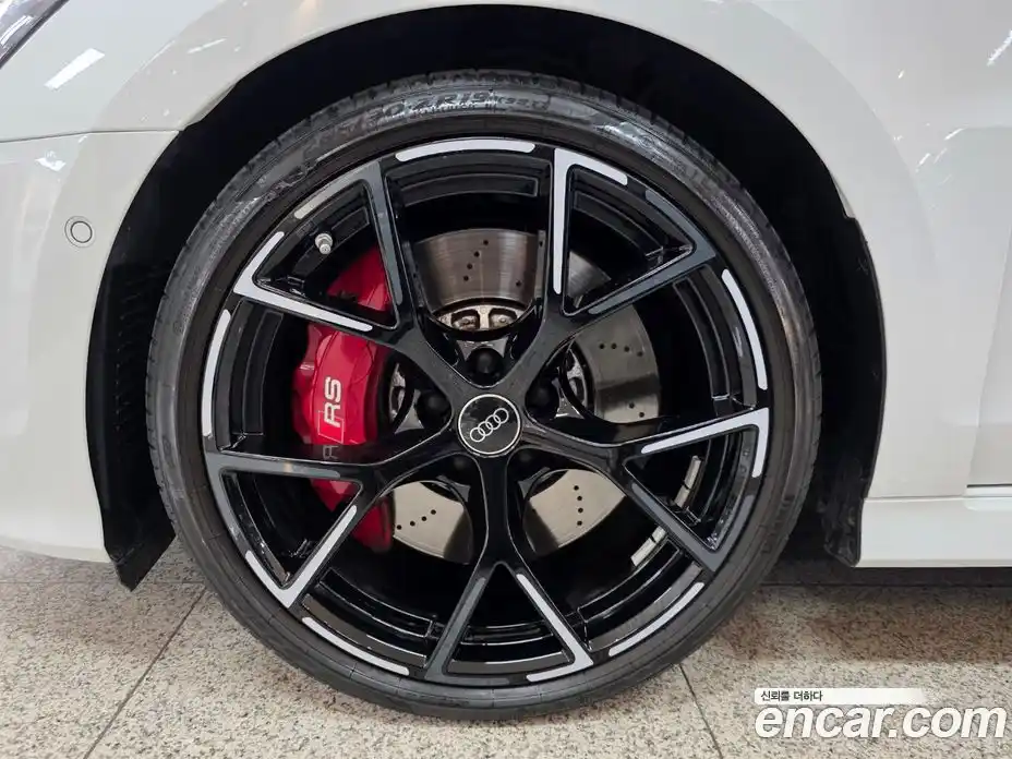 Audi RS3 2024 2.5 гидро в Москве № 230353, фото 5