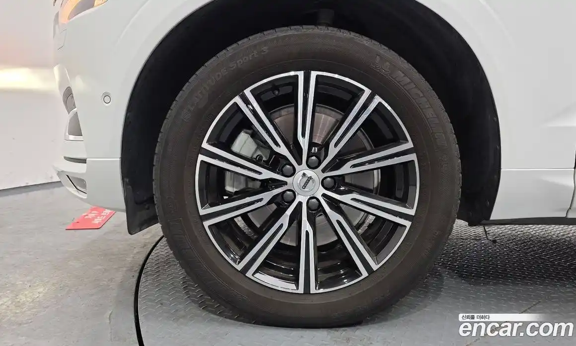 Volvo XC60 2019 2.0 гидро в Москве № 230440, фото 5