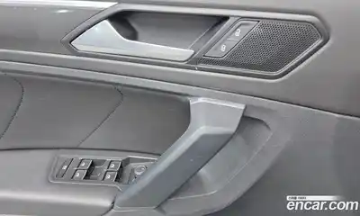 Volkswagen Tiguan 2020 2.0 гидро в Москве № 232145, миниатюра 12