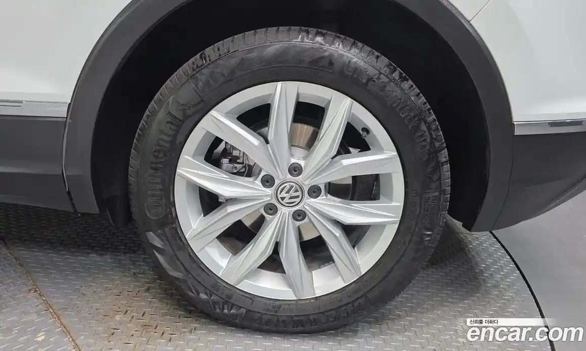 Volkswagen Tiguan 2020 2.0 гидро в Москве № 232145, фото 5
