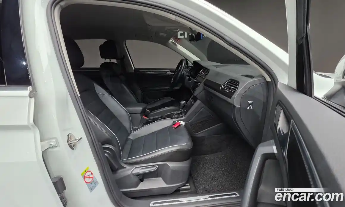 Volkswagen Tiguan 2020 2.0 гидро в Москве № 232145, фото 10