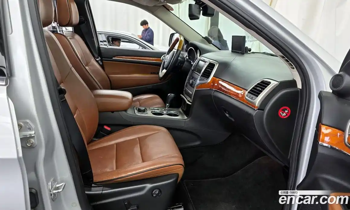 Jeep Cherokee 2013 3.0 гидро в Москве № 232716, фото 11