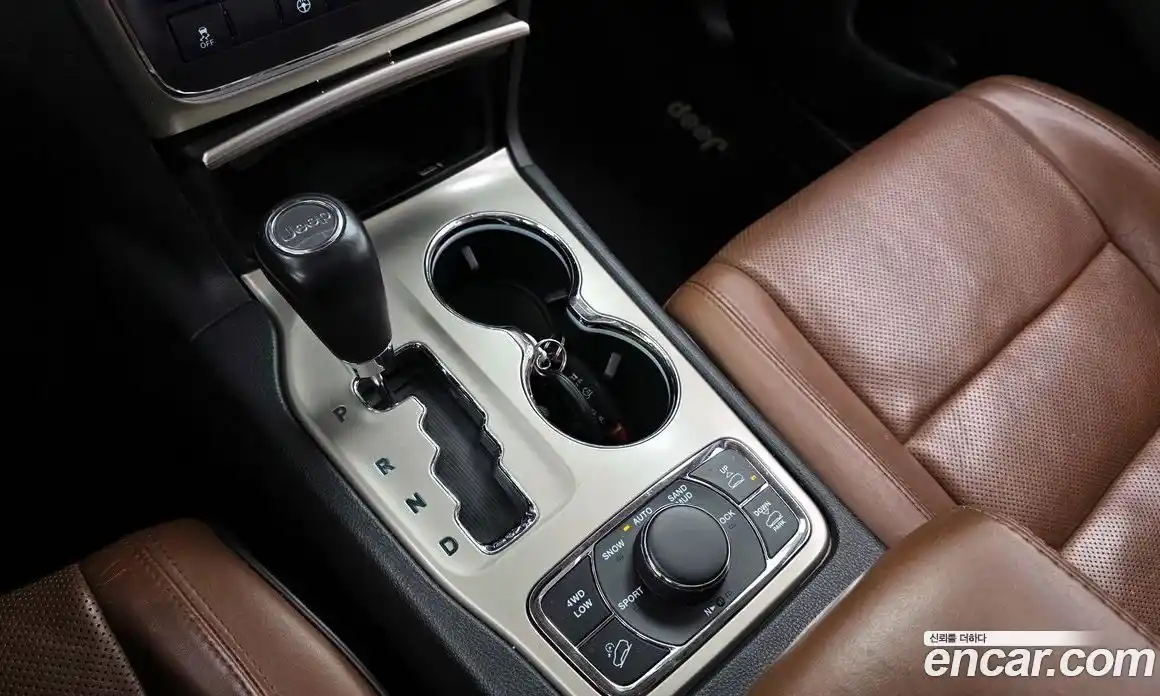 Jeep Cherokee 2013 3.0 гидро в Москве № 232716, фото 9