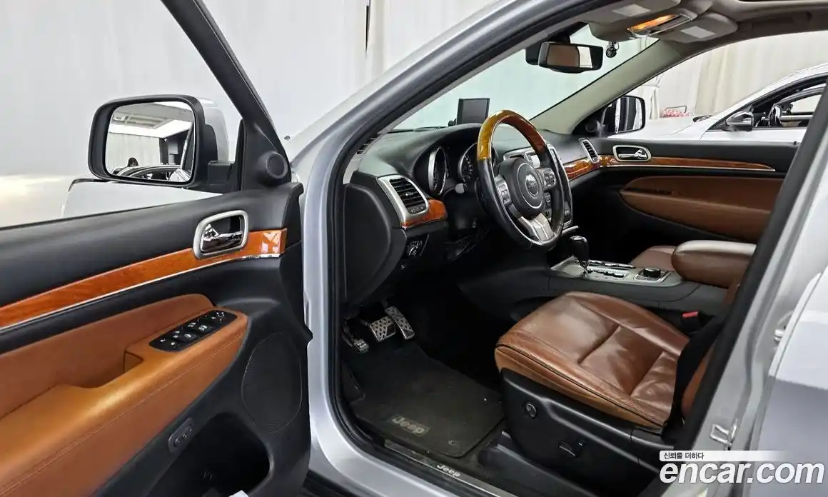 Jeep Cherokee 2013 3.0 гидро в Москве № 232716, фото 10