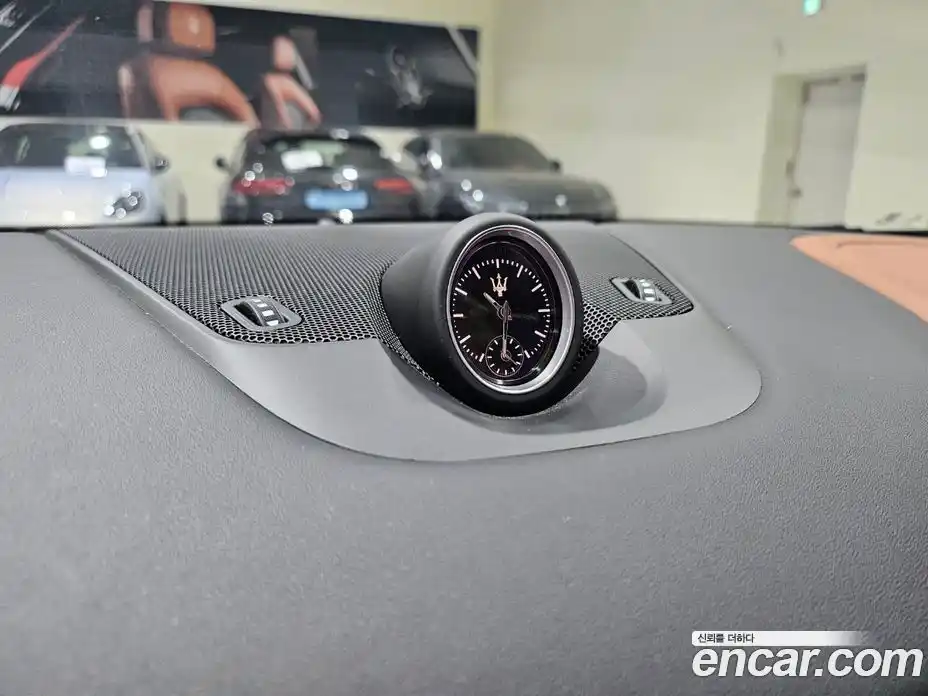 Maserati Levante 2023 3.0 гидро в Москве № 255967, фото 15