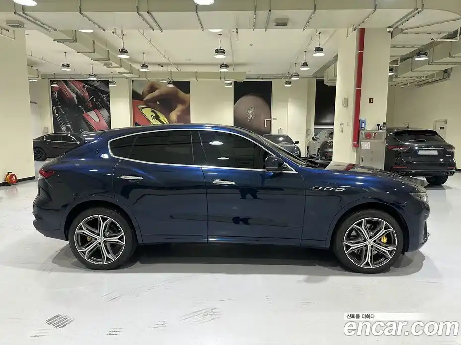 Maserati Levante 2023 3.0 гидро в Москве № 255967, фото 3