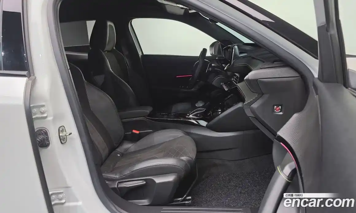 Peugeot 2008 2021 1.5 гидро в Москве № 320530, фото 11