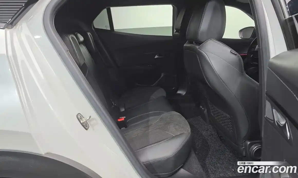 Peugeot 2008 2021 1.5 гидро в Москве № 320530, фото 12