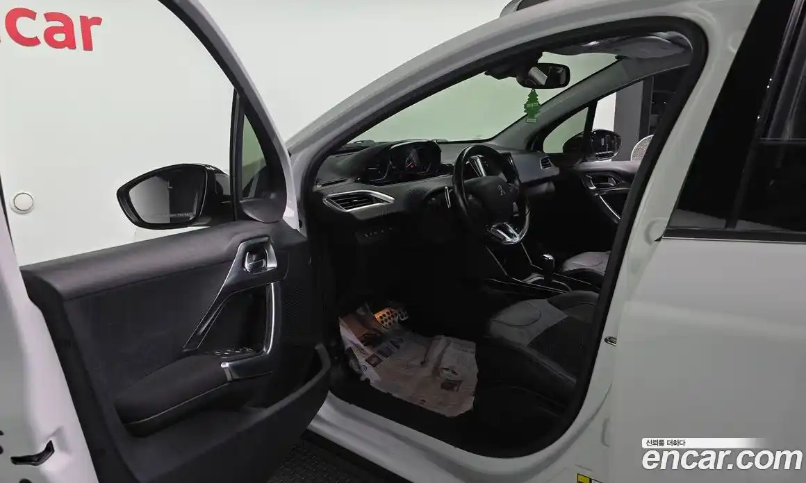 Peugeot 2008 2015 1.6 гидро в Москве № 320548, фото 10