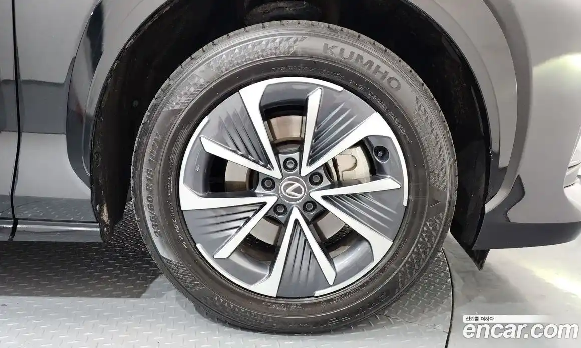 Lexus RZ 2023 0.2 гидро в Москве № 398041, фото 5