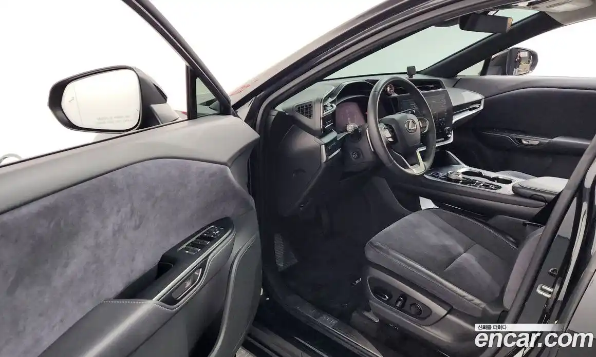 Lexus RZ 2023 0.2 гидро в Москве № 398041, фото 10