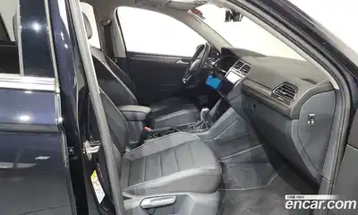 Volkswagen Tiguan 2024 2.0 гидро в Москве № 428201, миниатюра 11