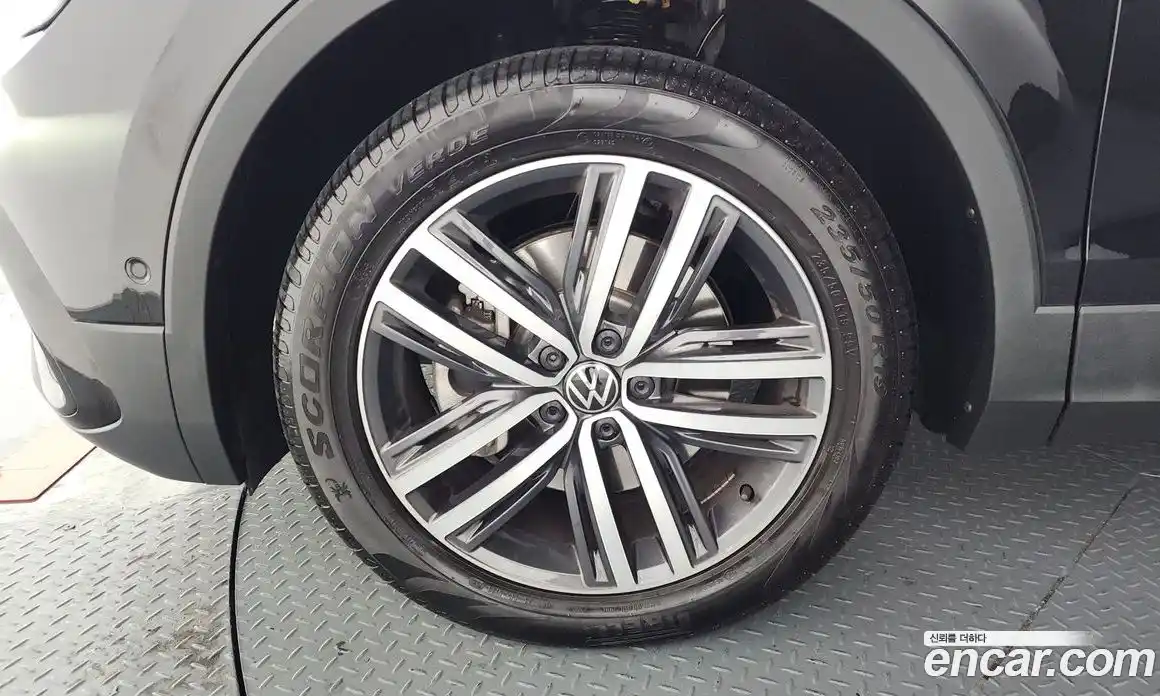 Volkswagen Tiguan 2024 2.0 гидро в Москве № 428201, фото 5