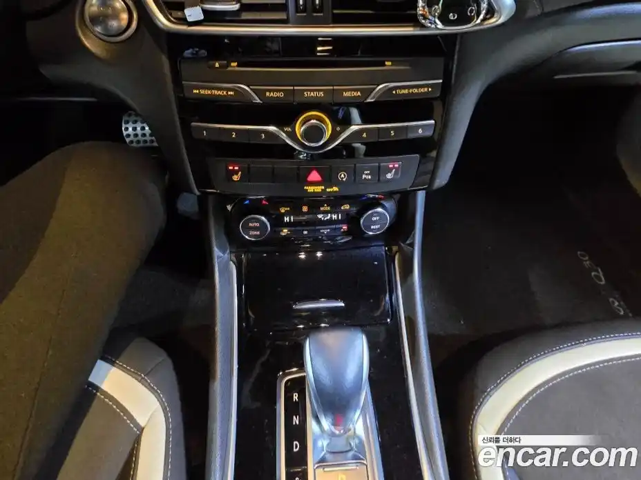 Infiniti Q30 2017 2.0 гидро в Москве № 500429, фото 15