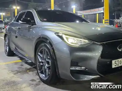 Infiniti Q30 2017 2.0 гидро в Москве № 500429, миниатюра 2