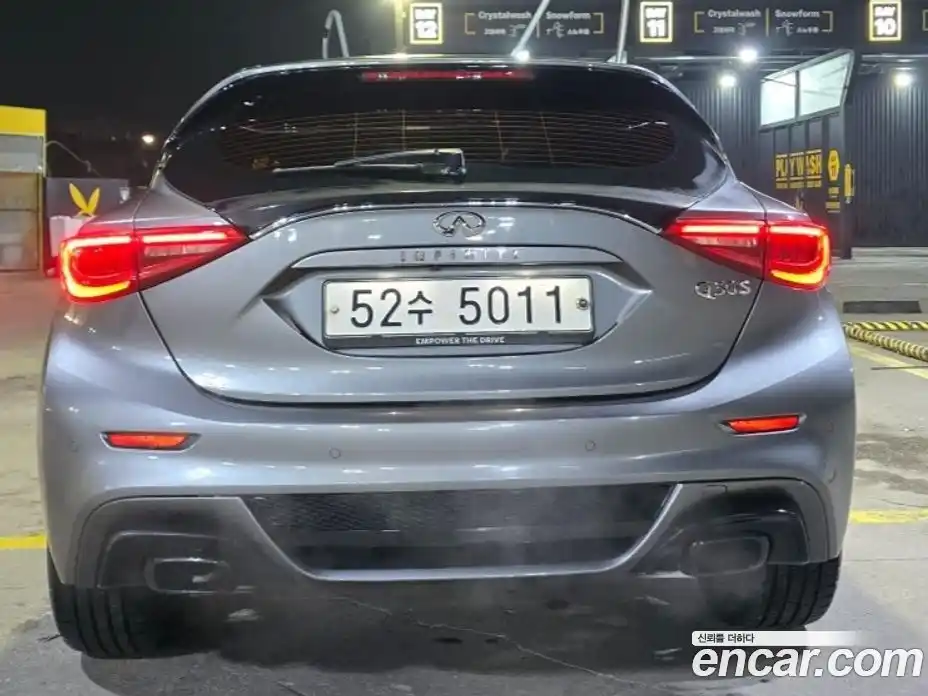 Infiniti Q30 2017 2.0 гидро в Москве № 500429, фото 4