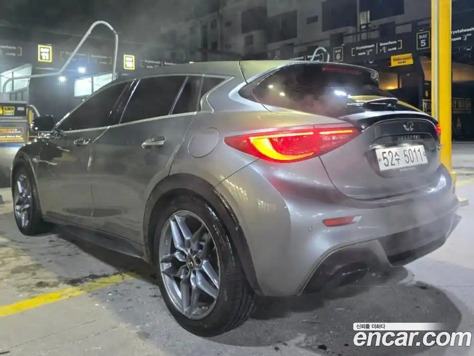Infiniti Q30 2017 2.0 гидро в Москве № 500429, фото 5