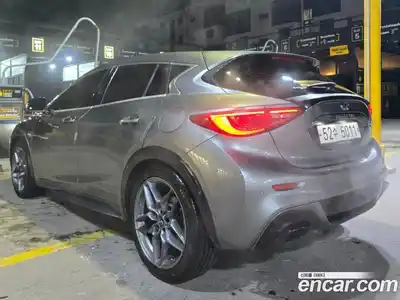 Infiniti Q30 2017 2.0 гидро в Москве № 500429, миниатюра 5