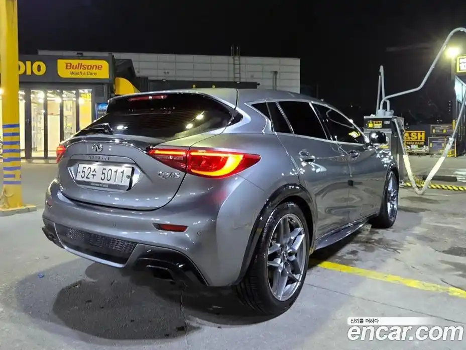 Infiniti Q30 2017 2.0 гидро в Москве № 500429, фото 6
