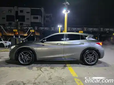 Infiniti Q30 2017 2.0 гидро в Москве № 500429, миниатюра 7