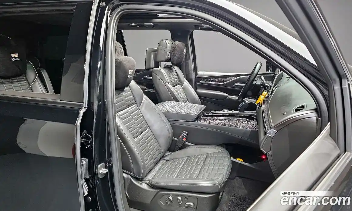 Cadillac Escalade 2022 6.2 гидро в Москве № 500682, фото 12