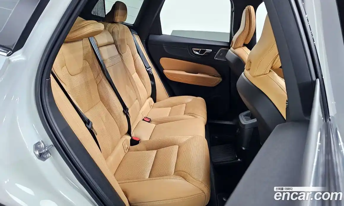 Volvo XC60 2021 2.0 гидро в Москве № 626333, фото 12