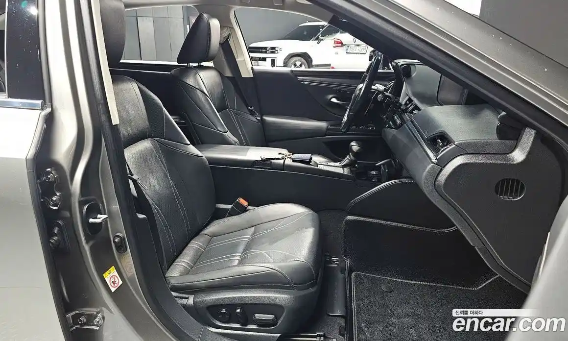 Lexus ES 2019 2.5 гидро в Москве № 628598, фото 10