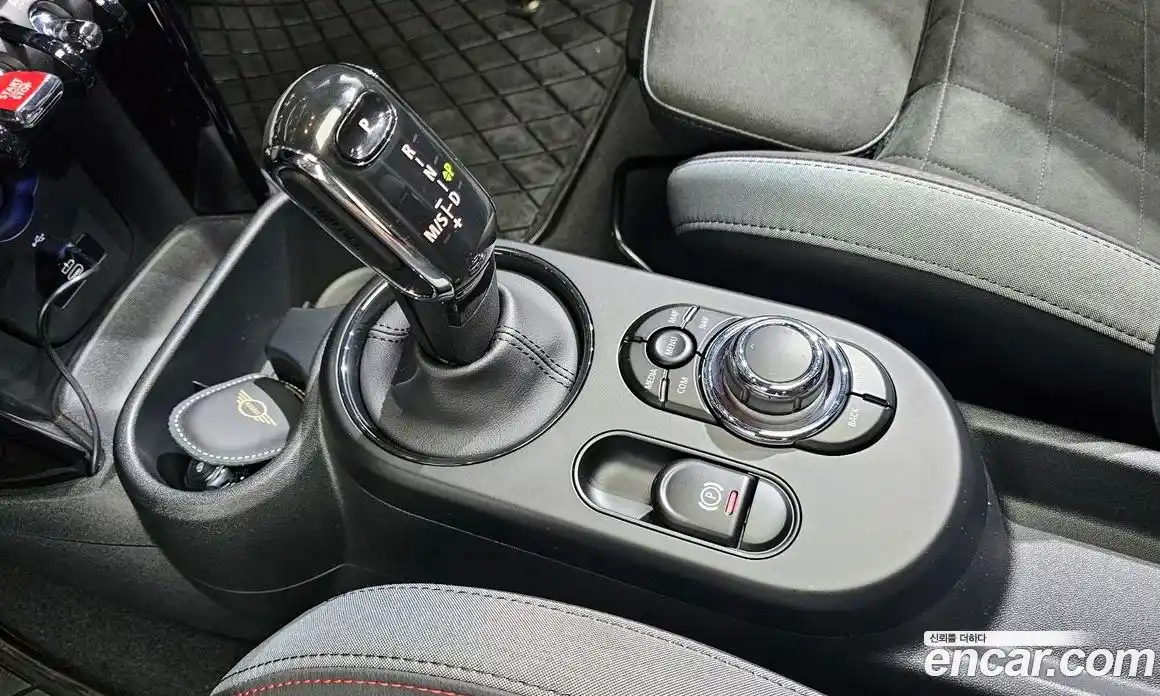 Mini Cooper 2024 2.0 гидро в Москве № 724709, фото 9