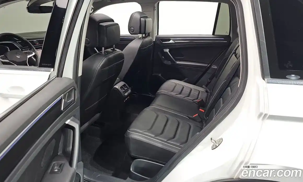 Volkswagen Tiguan 2022 2.0 гидро в Москве № 725092, фото 16