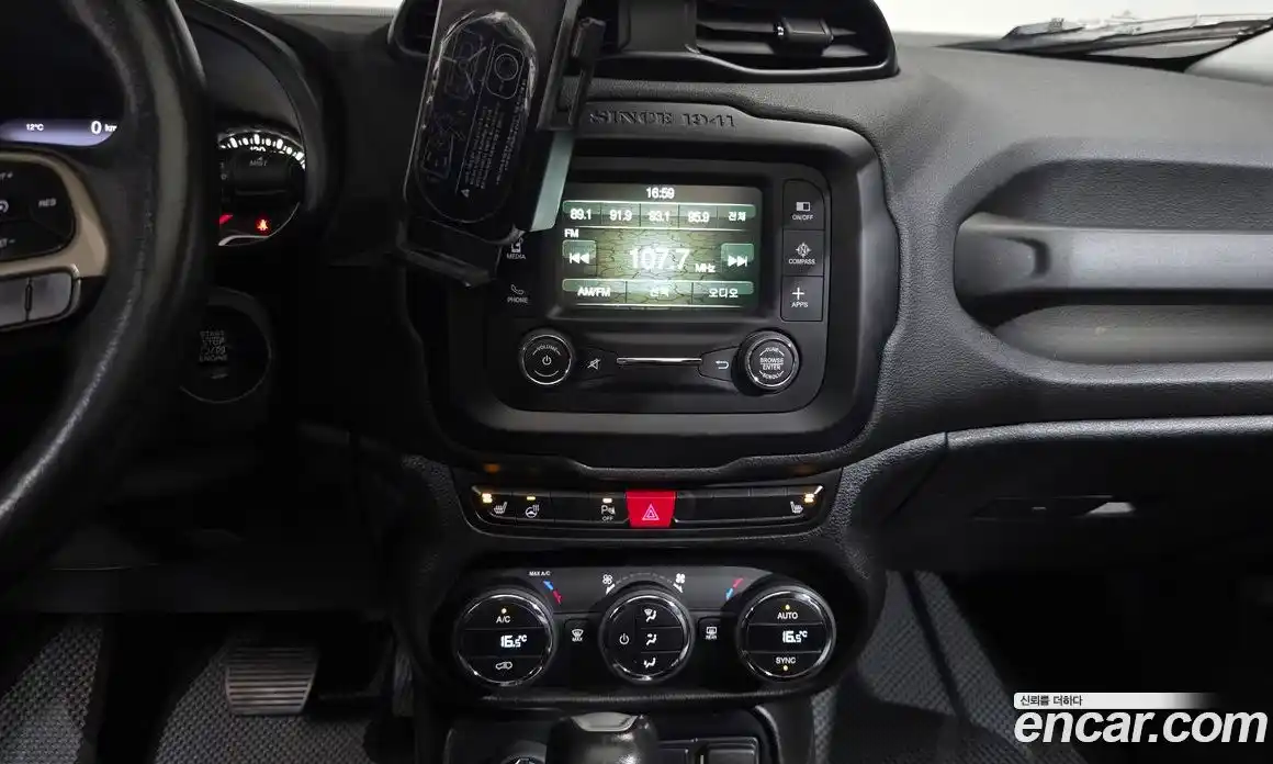 Jeep Renegade 2016 2.0 гидро в Москве № 826518, фото 13