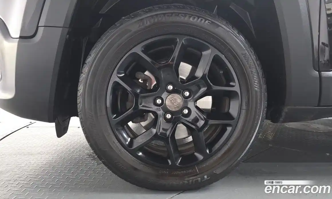 Jeep Renegade 2016 2.0 гидро в Москве № 826518, фото 4