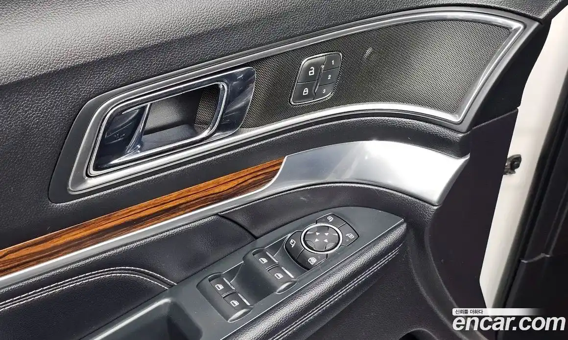 Ford Explorer 2018 2.3 гидро в Москве № 827065, фото 19