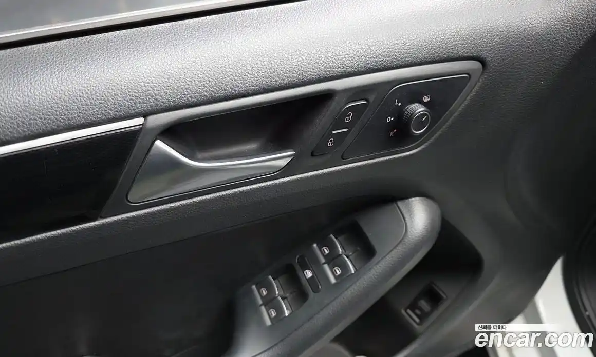 Volkswagen Jetta 2015 2.0 гидро в Москве № 896182, фото 19