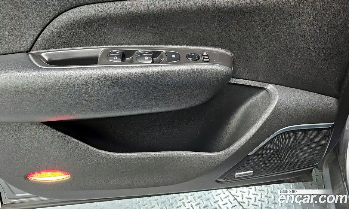 Renault QM6 2017 2.0 Автомат в Москве № 967692, фото 17