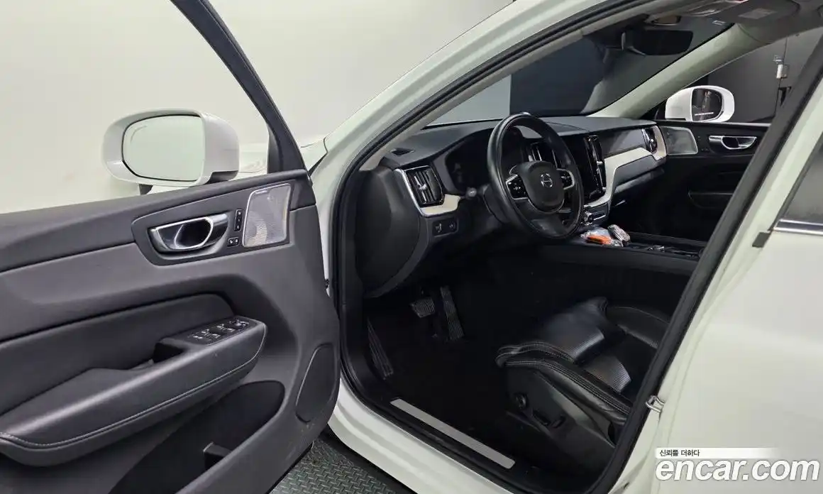 Volvo XC60 2021 2.0 гидро в Москве № 972422, фото 10