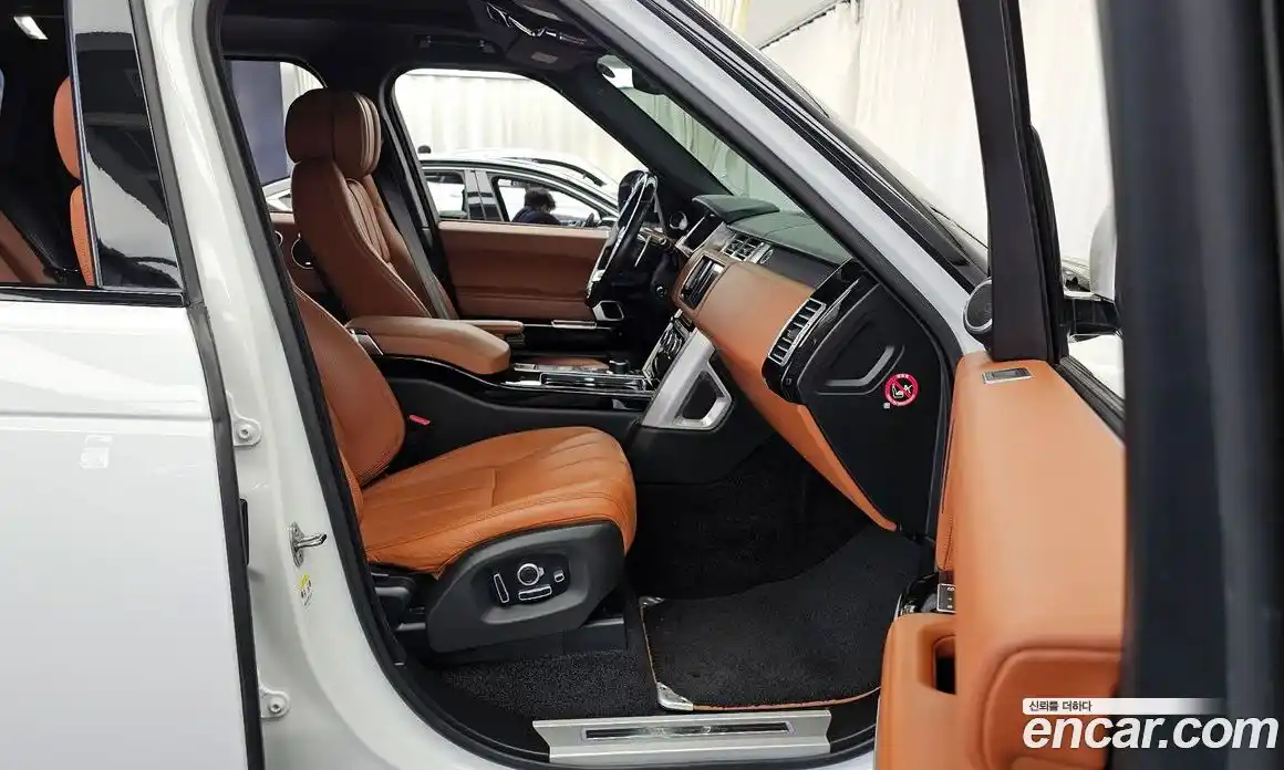 Land Rover Range-Rover 2016 4.4 гидро в Москве № 975642, фото 11
