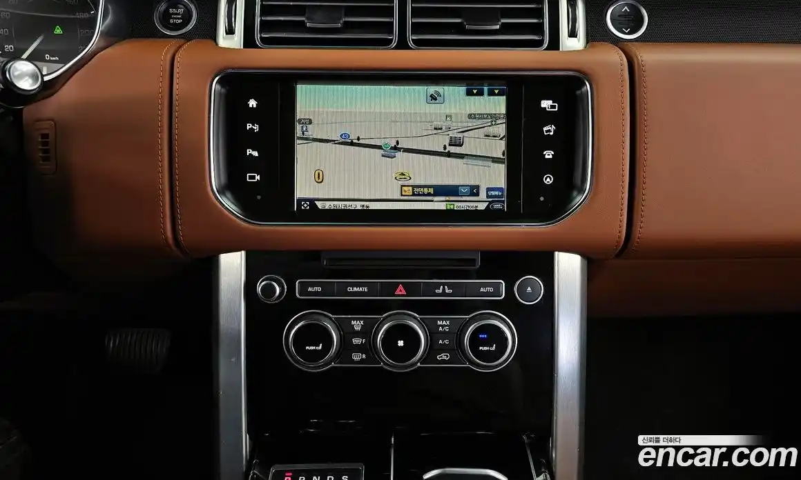 Land Rover Range-Rover 2016 4.4 гидро в Москве № 975642, фото 14
