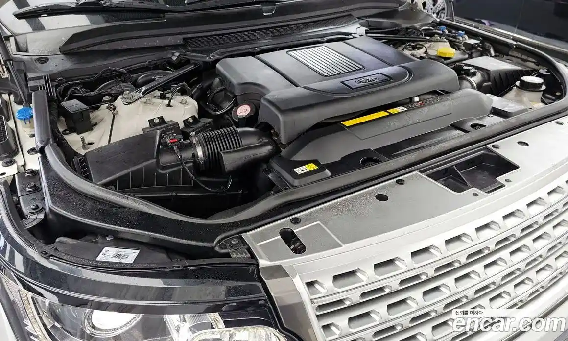 Land Rover Range-Rover 2016 4.4 гидро в Москве № 975642, фото 6