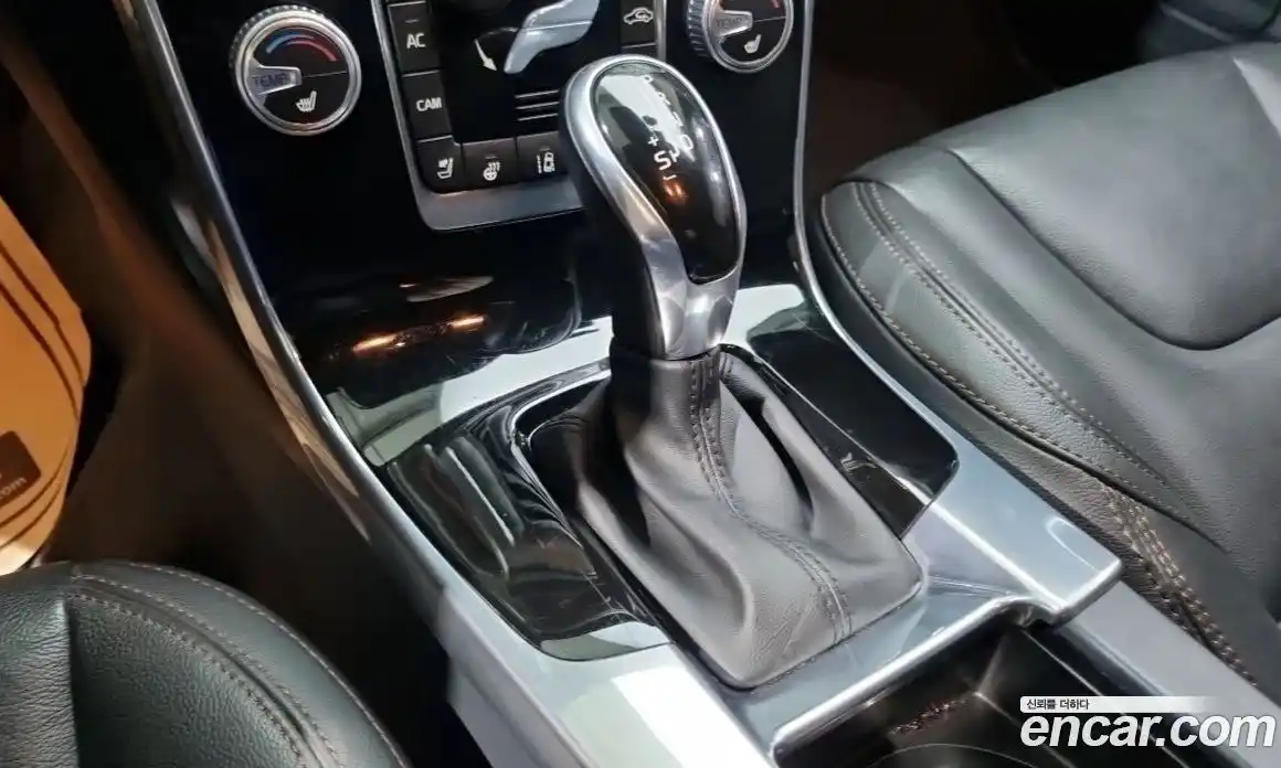 Volvo V60 2016 2.5 гидро в Москве № 1000795, фото 9