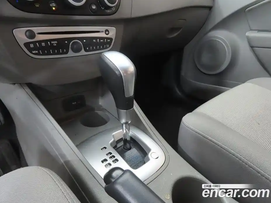 Renault SM3 2010 1.6 Автомат в Москве № 1003989, фото 11