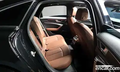 Audi A6 2023 2.0 Автомат в Москве № 1007660, миниатюра 12